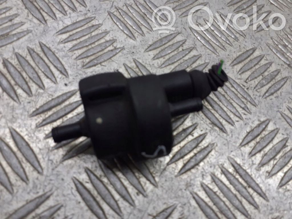Régulateur de pression de carburant   058133459