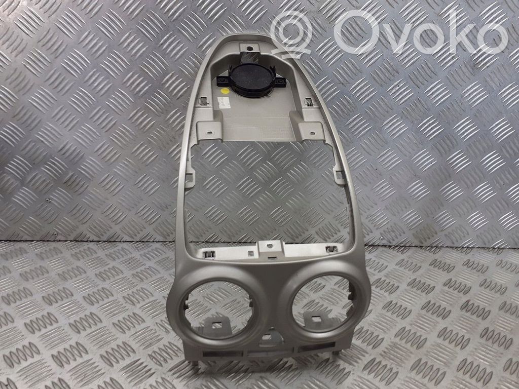 Opel Corsa D Konsola środkowa / Radio / GPS 