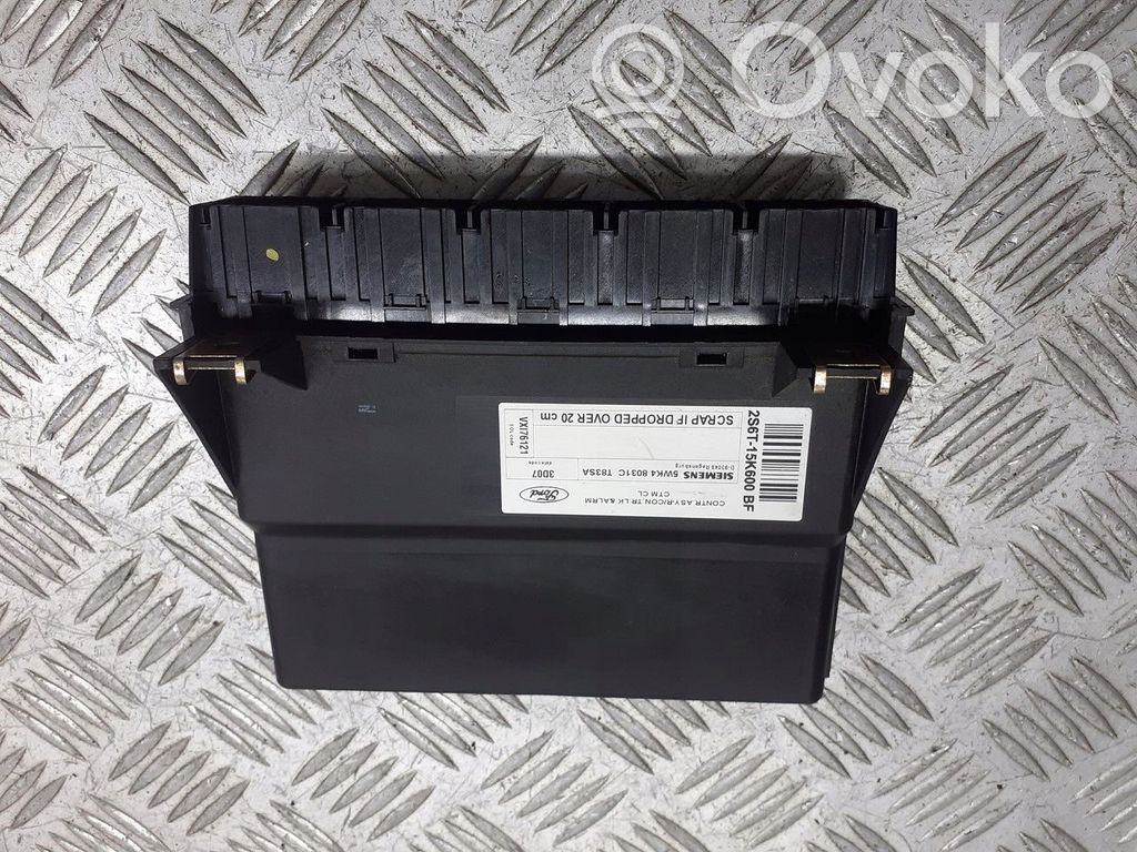Ford Fusion Korin keskiosan ohjainlaite 
