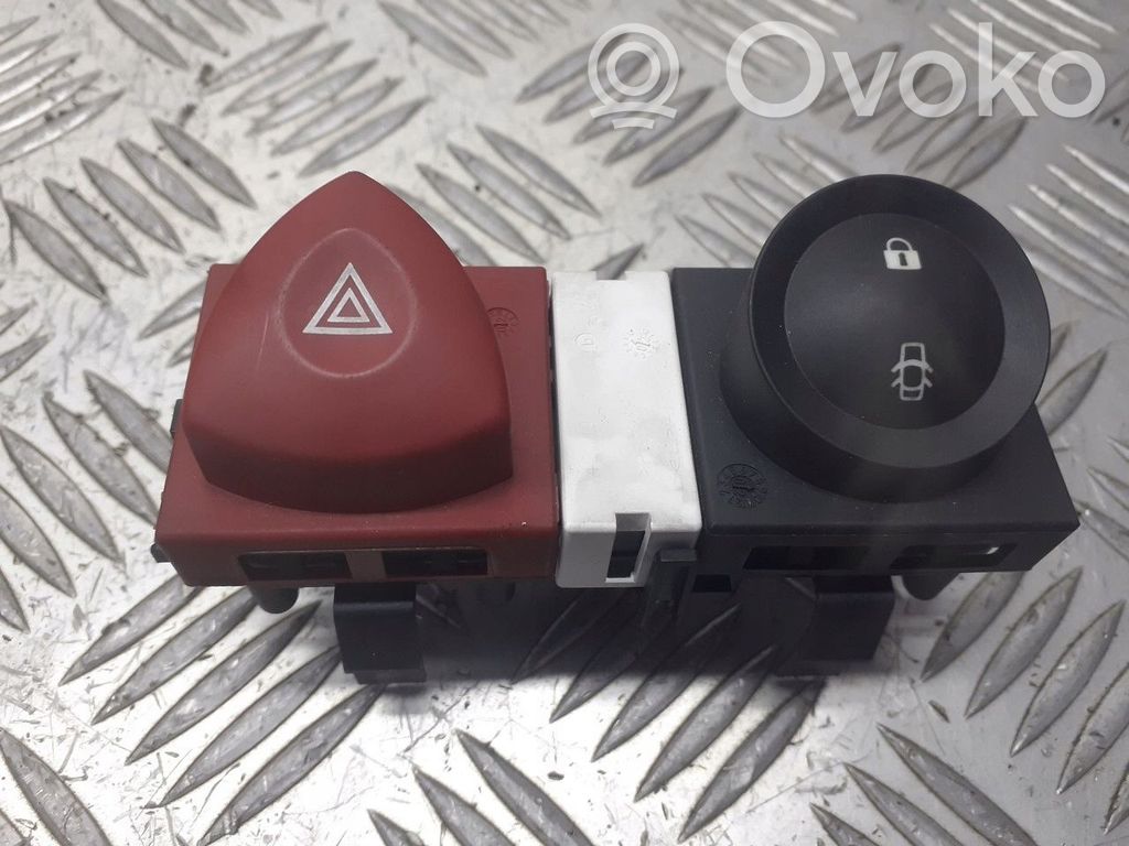 Renault Megane II Relè lampeggiatore d'emergenza 