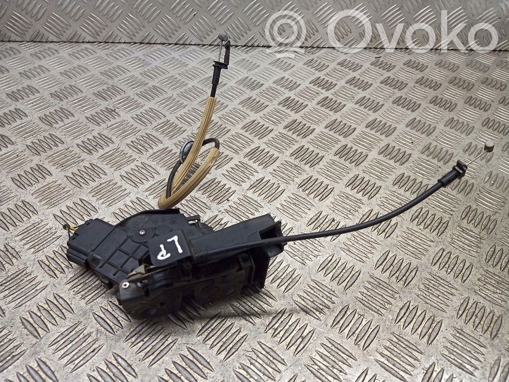 Cerradura de puerta trasera   4M5AA26413BE