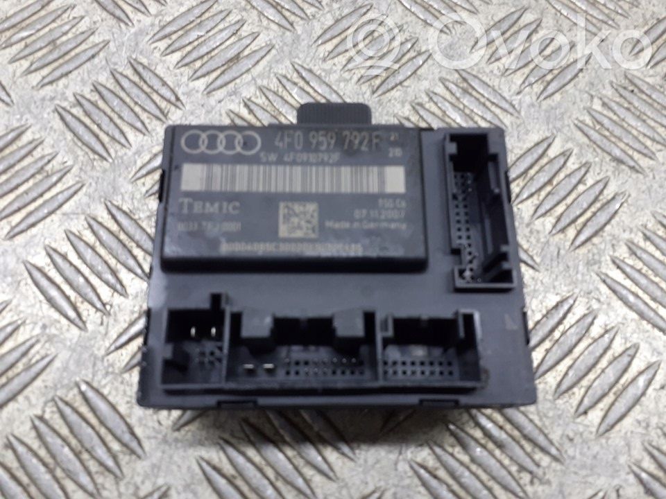 Unidad de control/módulo de la puerta   4F0959792F