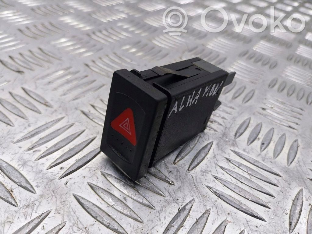 Botón interruptor de luz de peligro   7M3953235
