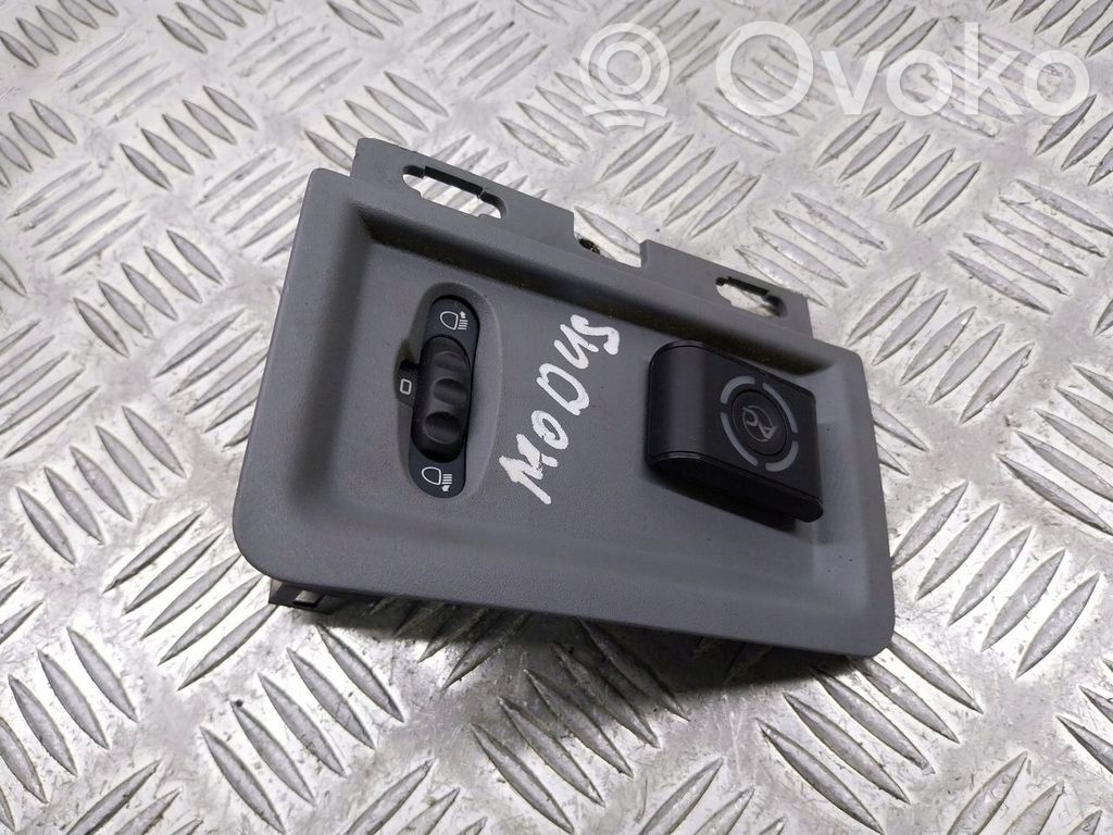 Headlight level height control switch   8200632298