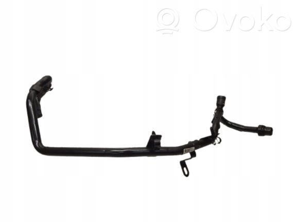 Audi A4 S4 B9 8W Tubo flessibile del liquido di raffreddamento del motore
