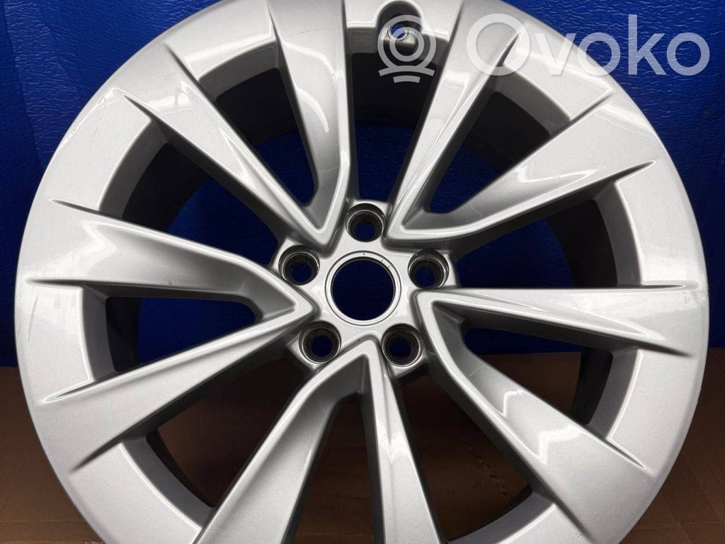 Tesla Model 3 R19-alumiinivanne 