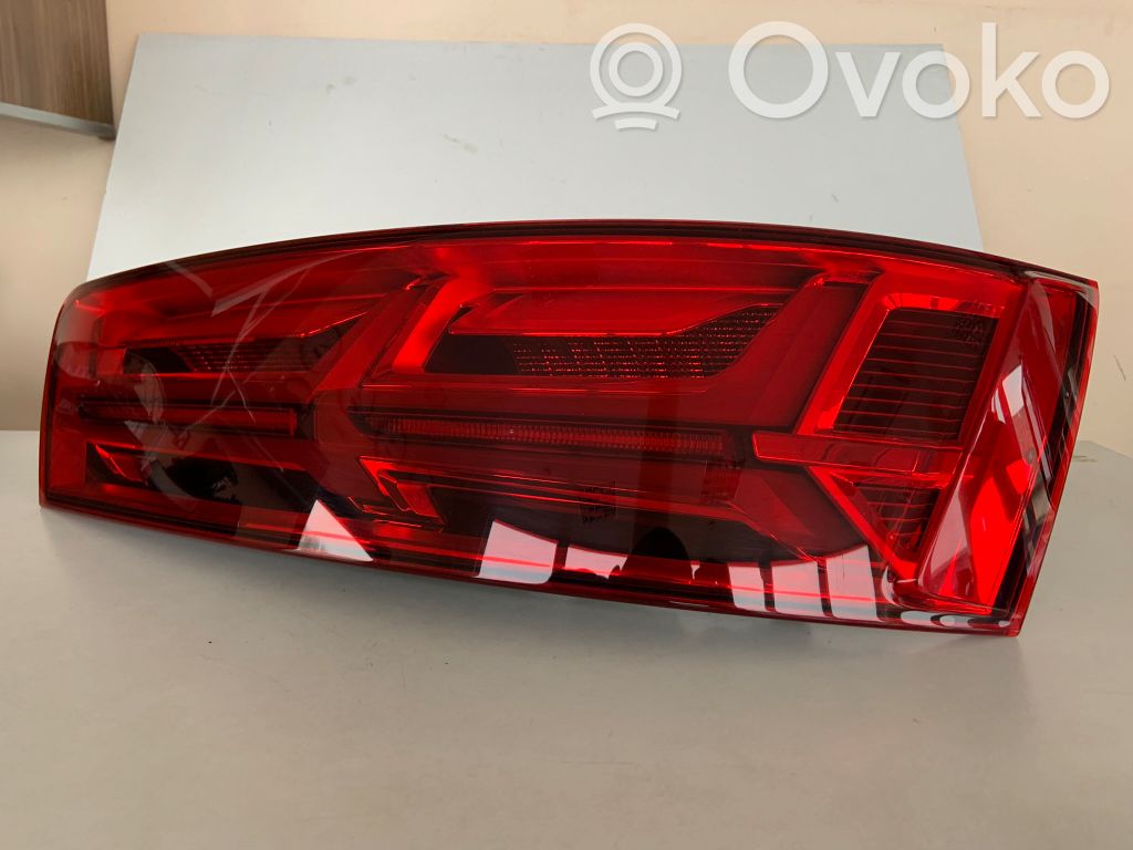Audi Q7 4M Takaluukun takavalot 