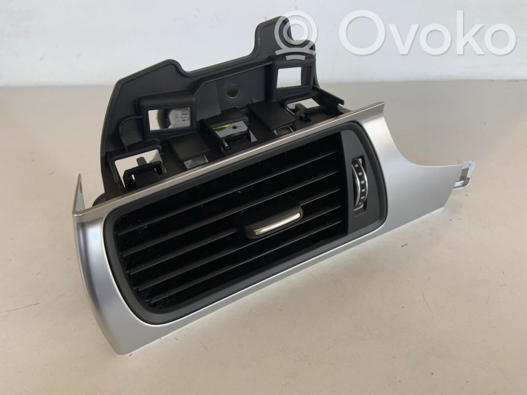 Audi A7 S7 4G Kojelaudan sivutuuletussuuttimen kehys 