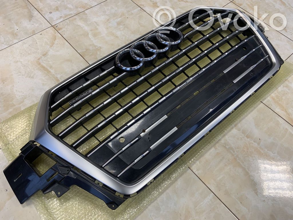 Audi Q7 4M Maskownica / Grill / Atrapa górna chłodnicy 