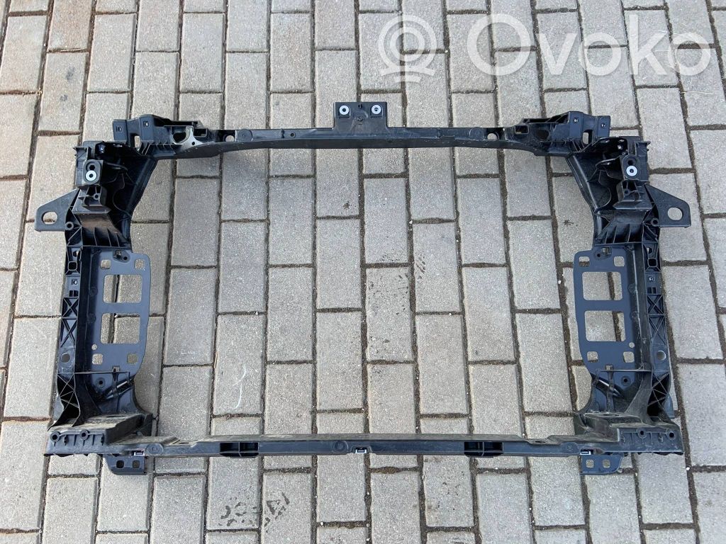 Audi RS Q8 Radiatoru panelis 