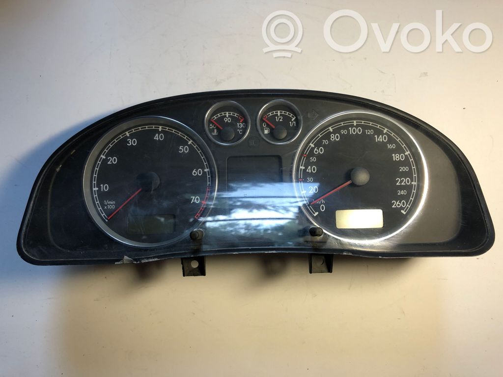 Volkswagen PASSAT B5.5 Speedometer (instrument cluster) 