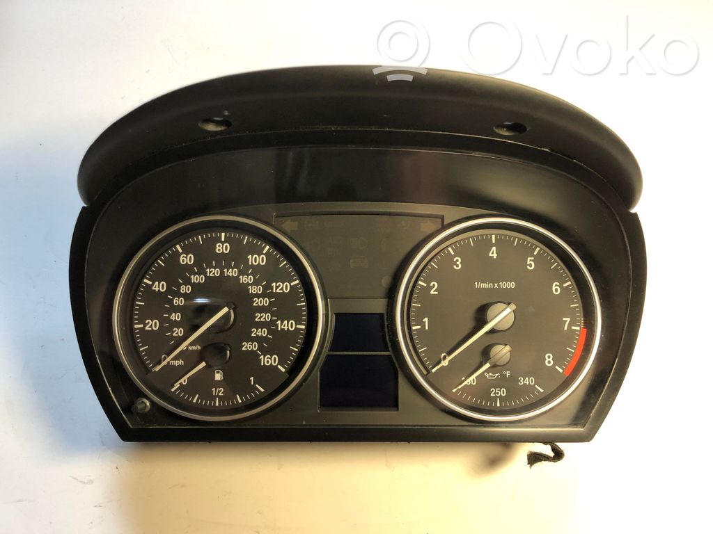 Geschwindigkeitsmesser Cockpit   9187084,918708401,764021962,14369510,918708401C