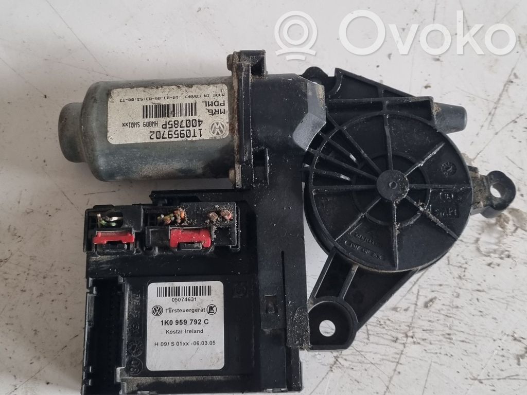 Volkswagen Golf IV Motorino alzacristalli della portiera anteriore 