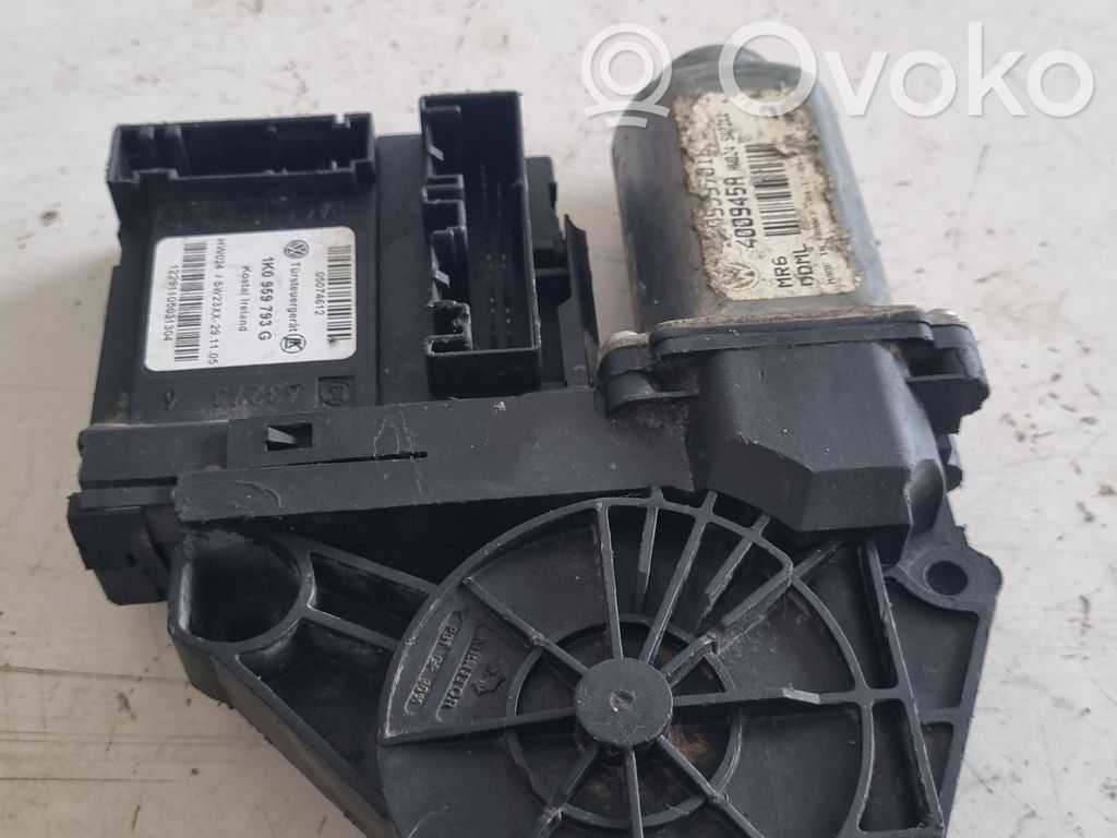 Volkswagen Golf IV Motorino alzacristalli della portiera anteriore 
