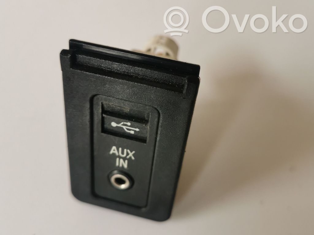 USB socket connector   9138402