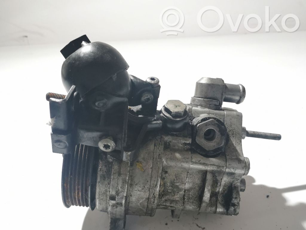 Ohjaustehostimen pumppu   32421439232