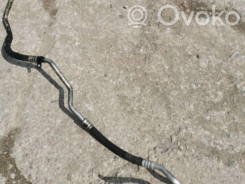 BMW 3 E90 E91 Ilmastointilaitteen putki (A/C) 