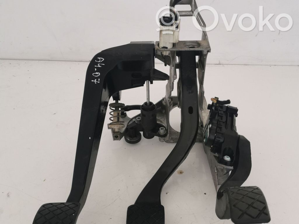 Audi A4 S4 B7 8E 8H Assemblage pédale 