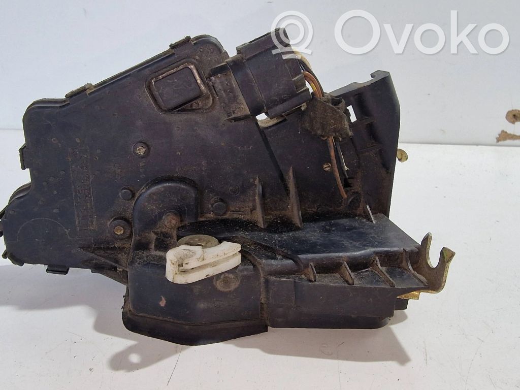 BMW 3 E46 Front door lock 