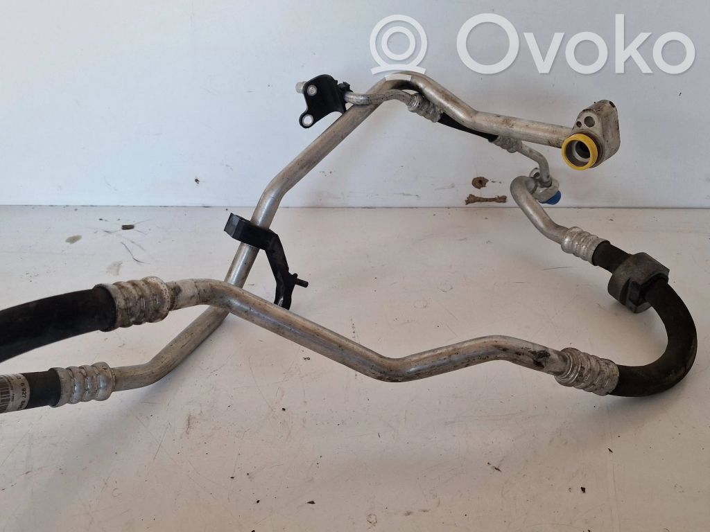 BMW 3 E92 E93 Ilmastointilaitteen putki (A/C) 