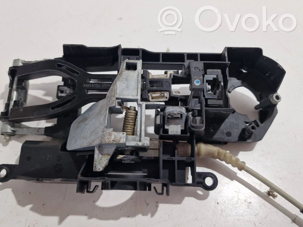BMW 7 F01 F02 F03 F04 Priekšpusē turētājs / kronšteins ārējam atvēršanas rokturim 