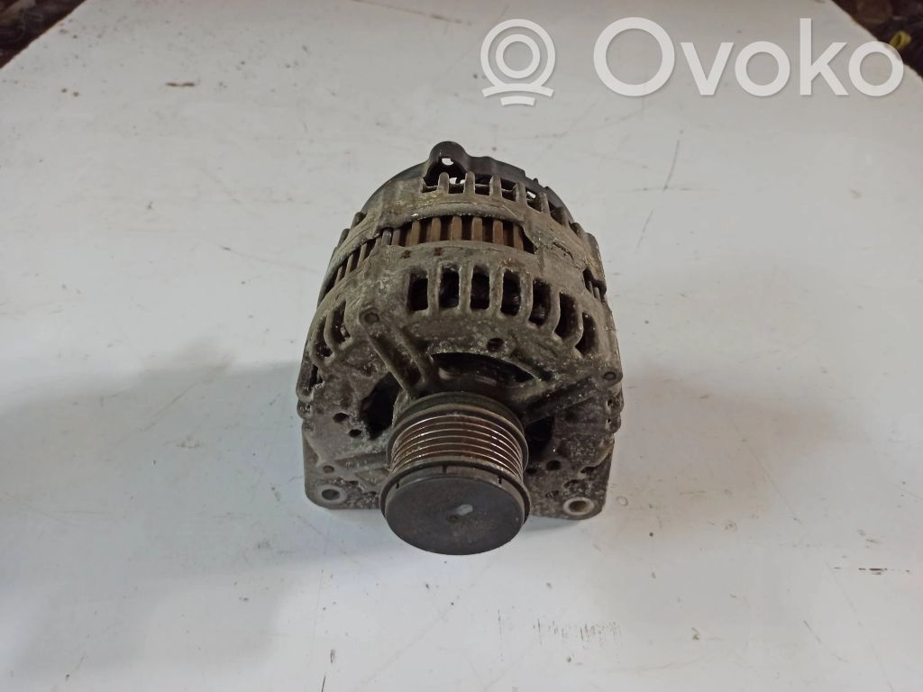 Volkswagen PASSAT B6 Alternator 