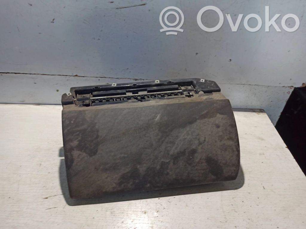 BMW 6 E63 E64 Mantu nodalījums 