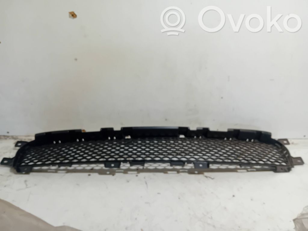 Dodge Durango III Front bumper lower grill 