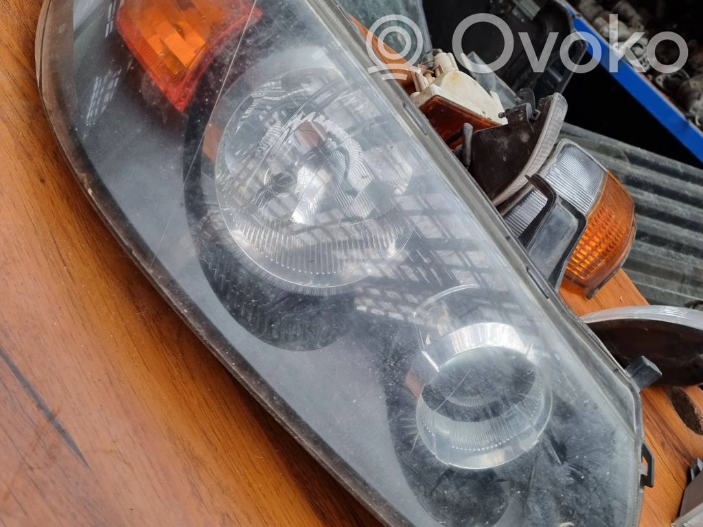 Nissan Almera N16 Lampa przednia 