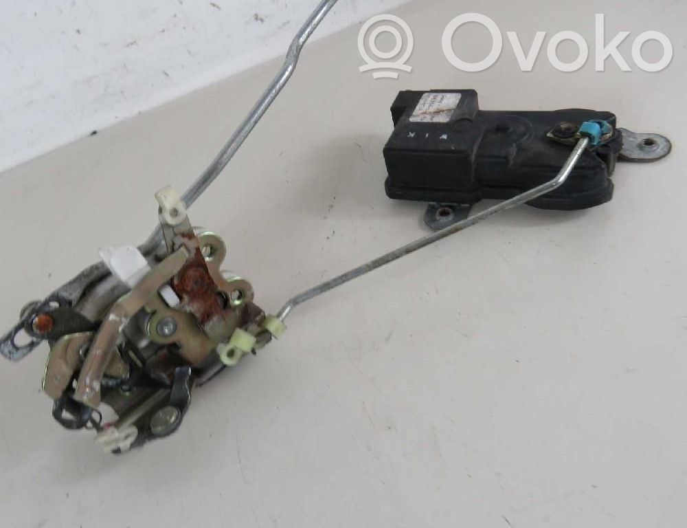 SsangYong Musso Zamek drzwi przednich 