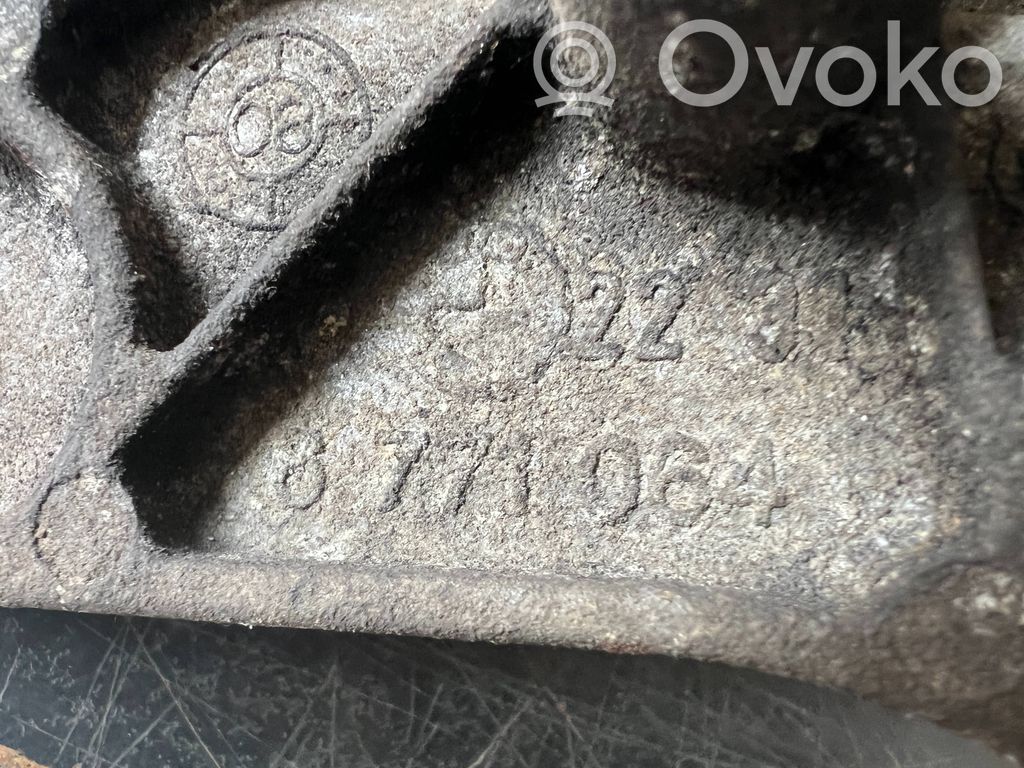BMW 3 E90 E91 Gearbox mounting bracket 