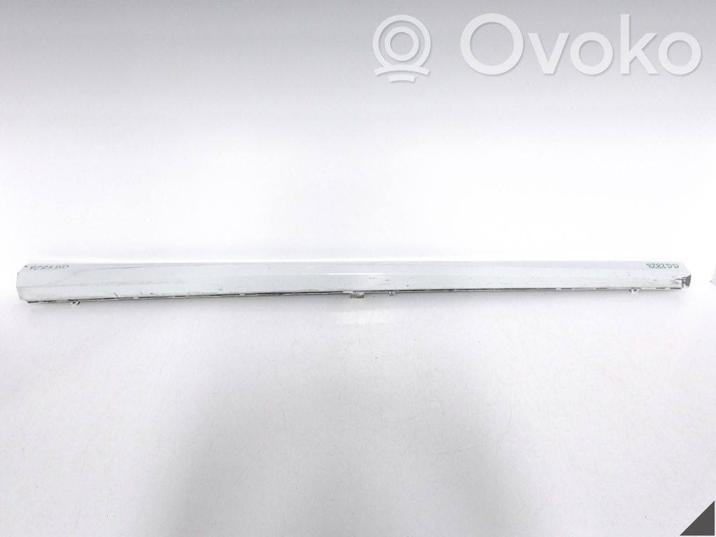 Sill   8V5853860,8V5853860LIFTRS3