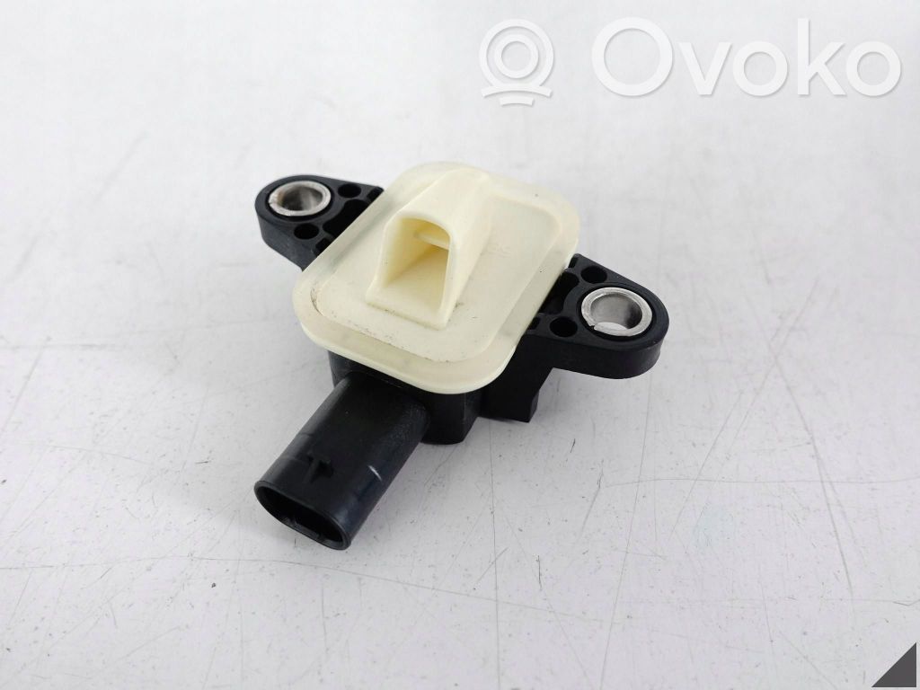 Volkswagen Polo V 6R Airbag deployment crash/impact sensor 