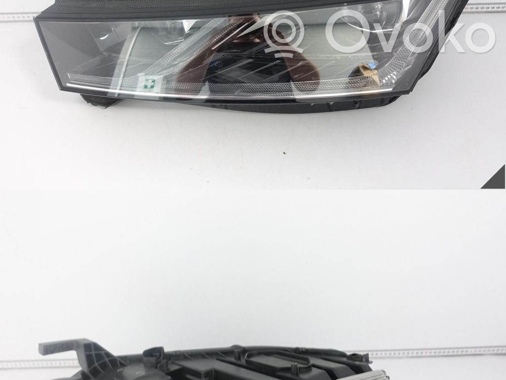 Skoda Octavia Mk4 Lampa przednia 
