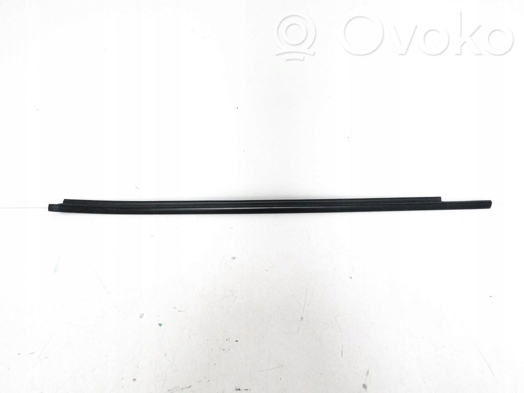 Toyota Yaris XP210 Apdailos juosta 