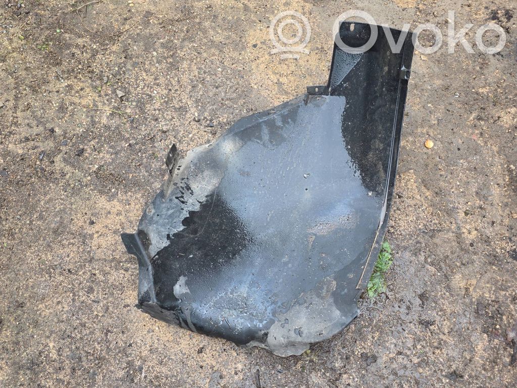 Front wheel arch liner splash guards