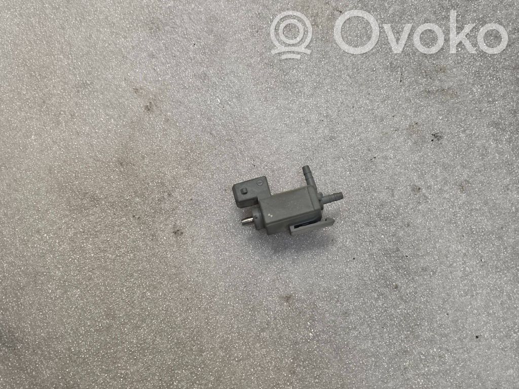 BMW 7 E65 E66 Vacuum valve 