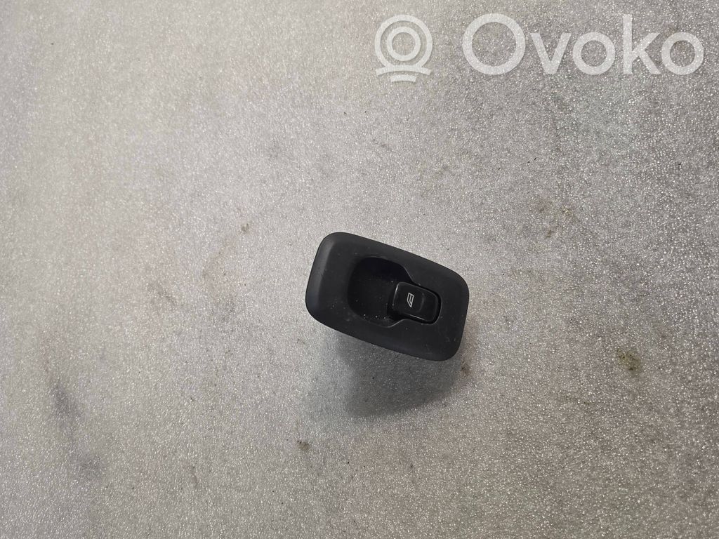 Electric window control switch   8685288,04W113