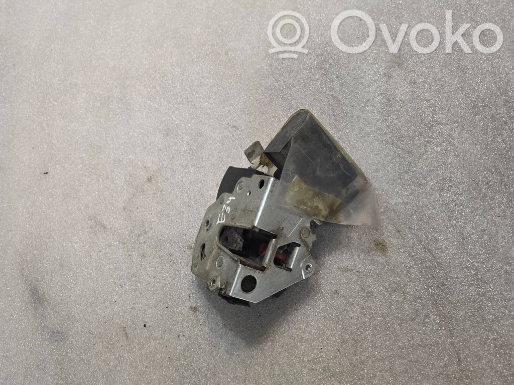Rear door lock   8138927