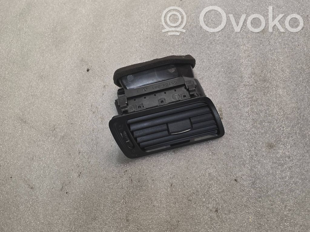 Volkswagen PASSAT B6 Boczna kratka nawiewu deski rozdzielczej 