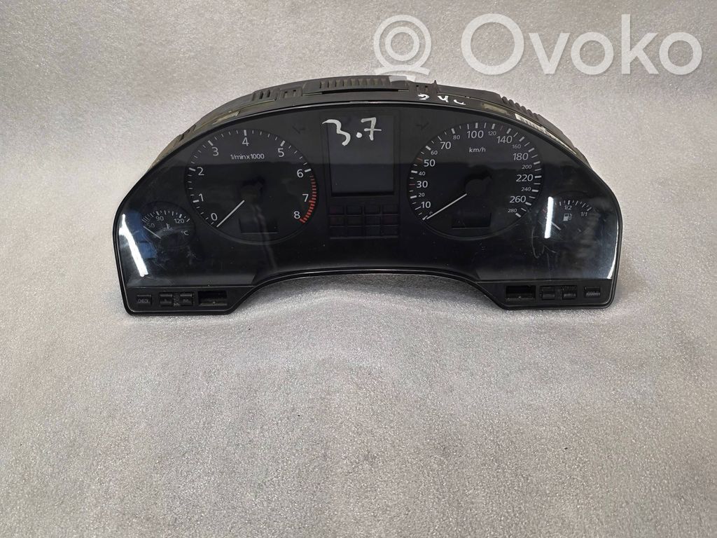 Audi A8 S8 D2 4D Speedometer (instrument cluster) 