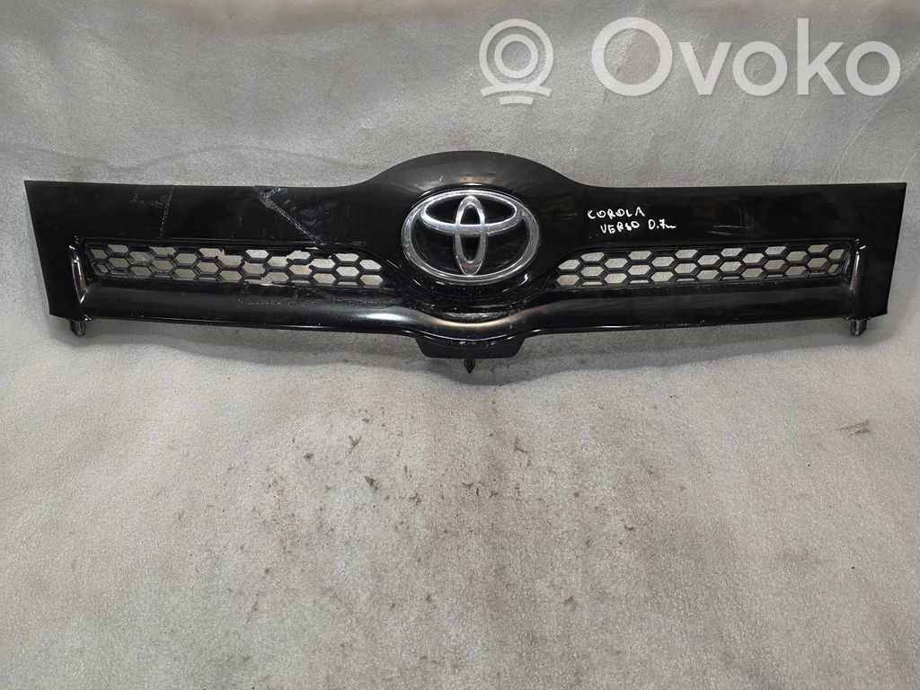 Toyota Corolla Verso E121 Rejilla delantera 