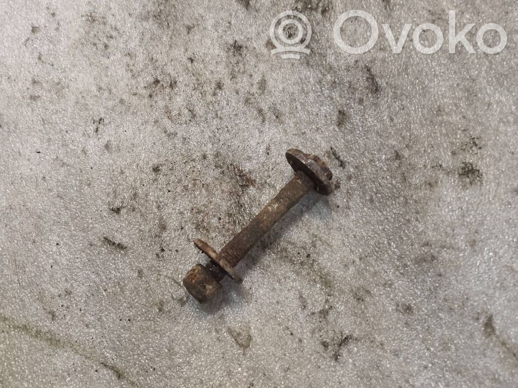 Tornillo de cámara de la suspensión trasera