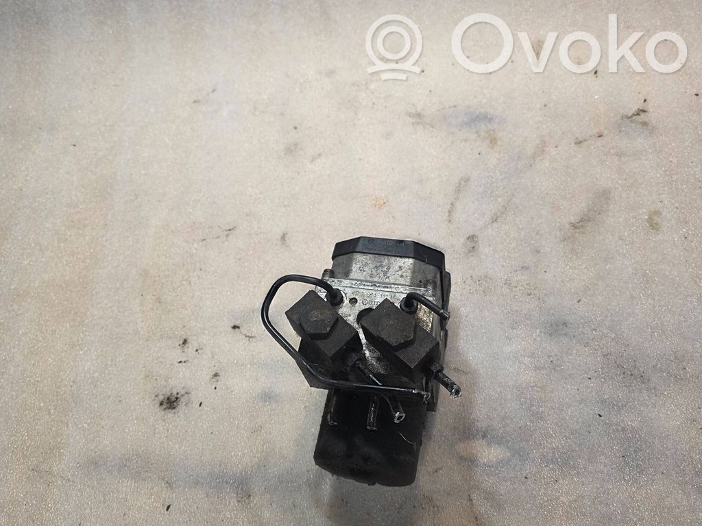 Audi A8 S8 D2 4D ABS bloks 