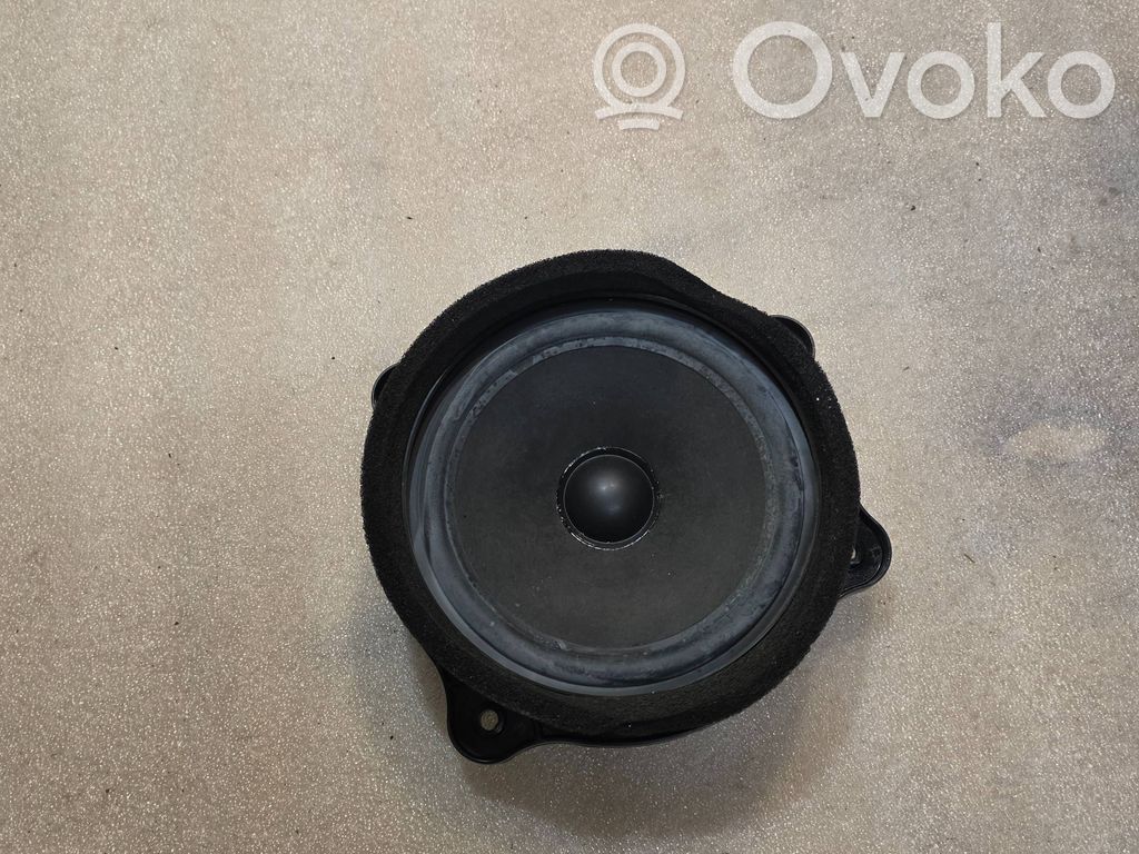 BMW 3 E46 Front door speaker 
