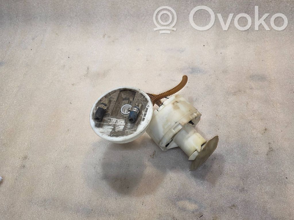 Audi A4 S4 B5 8D Bomba interna de combustible 