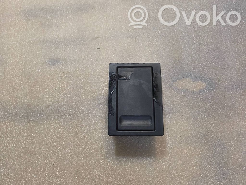 Dashboard storage box/compartment   51168160474