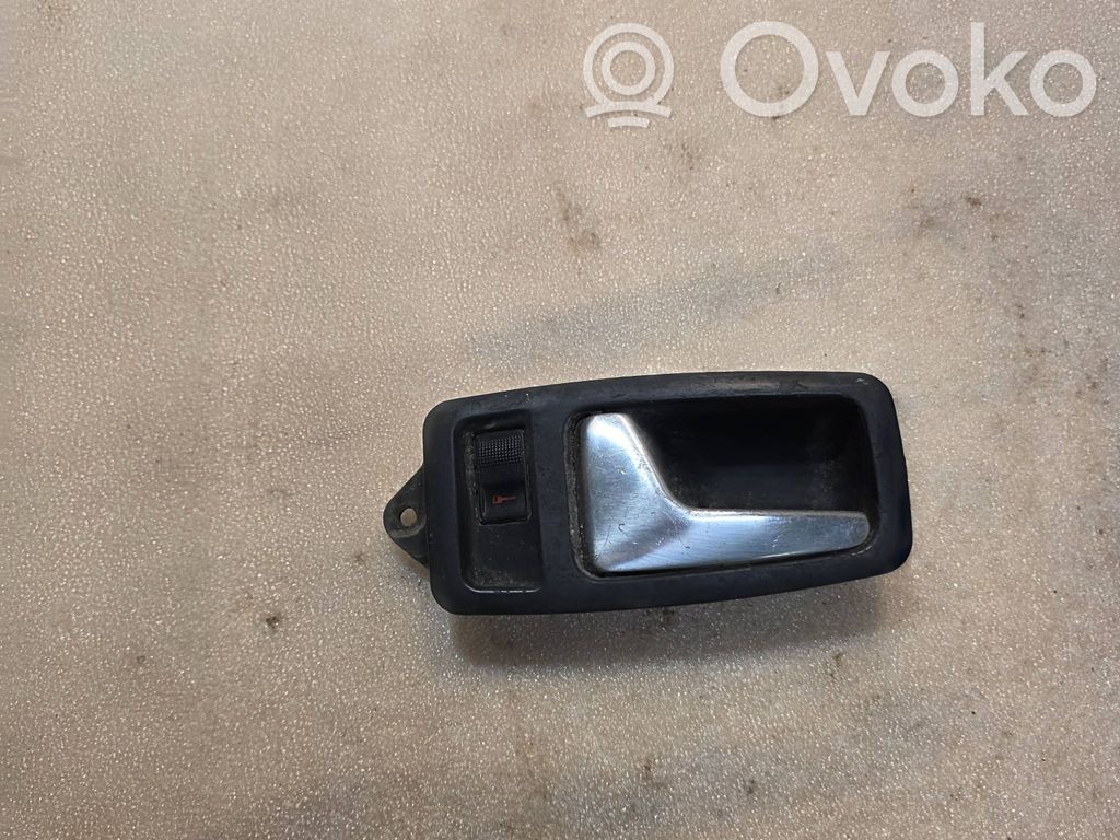 Manecilla interna puerta delantera   4D0837019