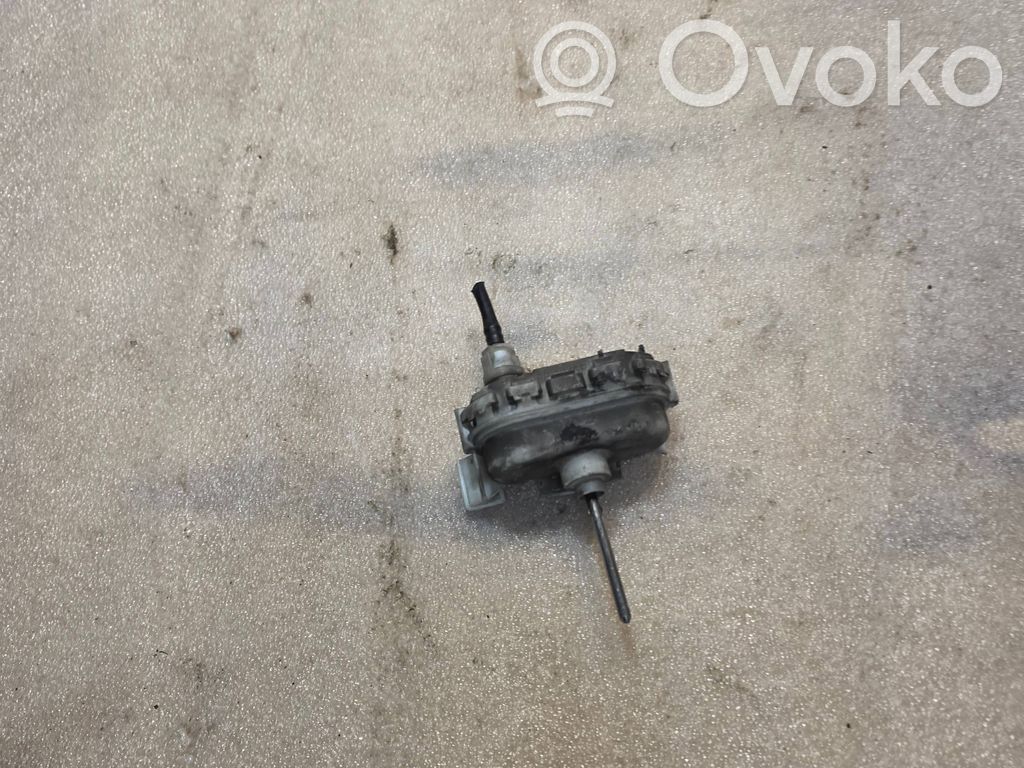 Audi A8 S8 D2 4D Central locking vacuum pump 