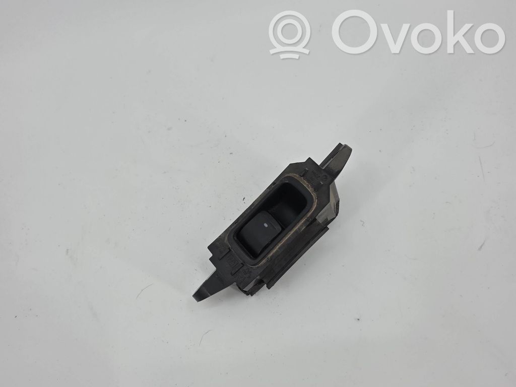 Electric window control switch   R200
